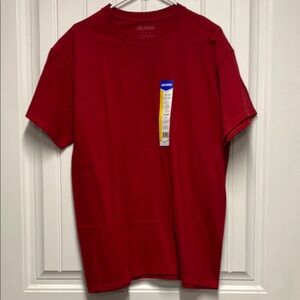 Gildan Red Short Sleeve Tee Classic Crew Neck